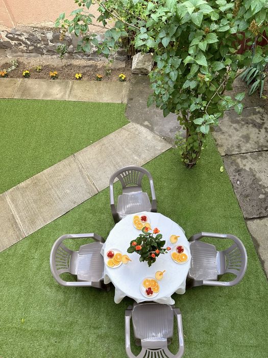 «ЛАД» — кв.-студія в центрі