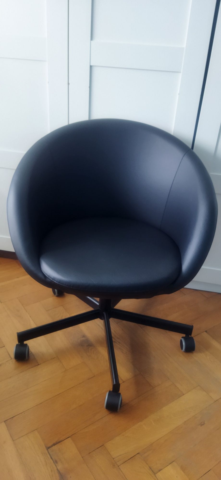 Fotel obrotowy Ikea SKRUVSTA, Eco skura, czarny stan bdb!