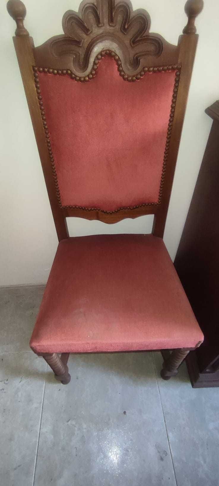 Mobilia de quarto madeira maciça,design clássico,detalhes decorativos