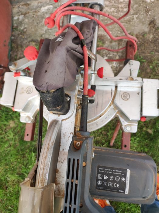 Pilarka ukośna graphite