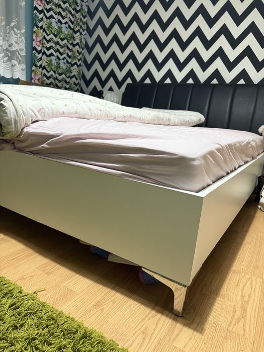 Duze lozko dwuosobowe