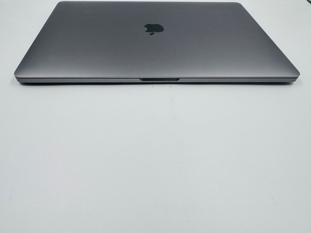 Apple Macbook Pro 16 2019 i9 16GB RAM 1TB SSD AMD 4GB IL5525