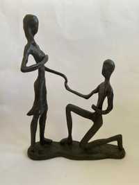 Rzeźba metalowa Figurka zaręczynowa zakochanych
