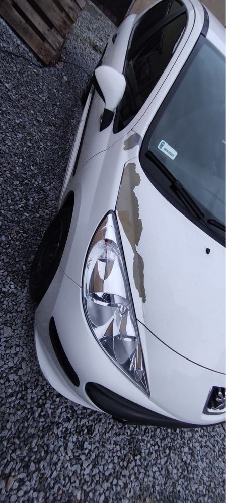 Peugeot 207 1.4 HDI biały