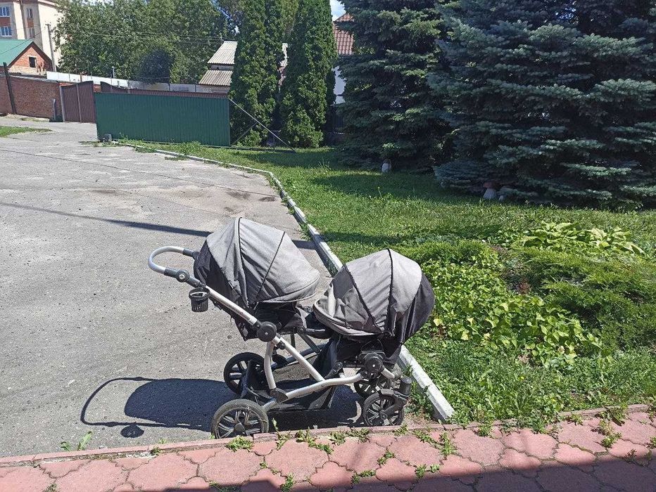 Коляска для двійні