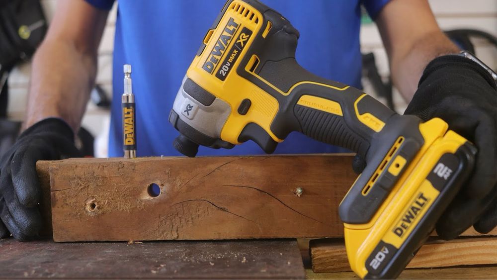 Kit DeWalt DWK211 – Berbequim DCD796 + Aparafusadora DCF887