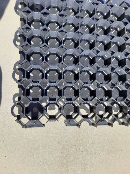 Kratka Parkingowa 50x50x4 czarna 2 gatunek