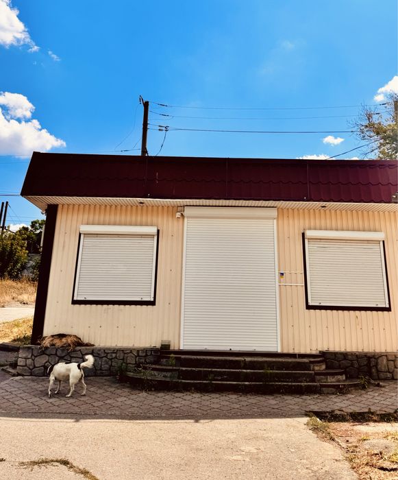 Продам магазин 35 кв. м. ЦЕНТР Є САНВУЗОЛ під торгівлю, салон