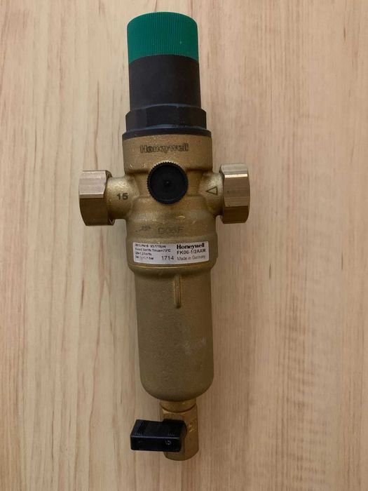 Редуктор тиску для гарячої води Honeywell FK06-1/2AAM