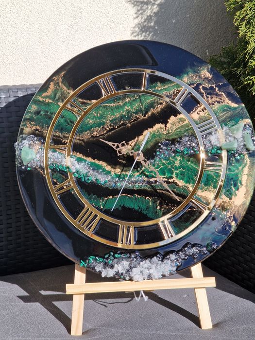 Zegar z żywicy epoksydowej na zamówienie