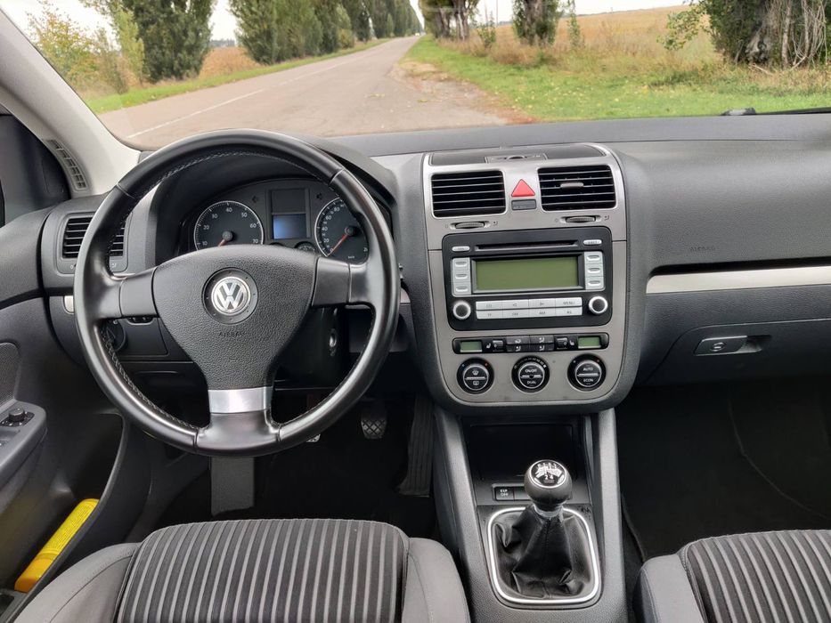 Volkswagen Golf 5. 1,6 mpi