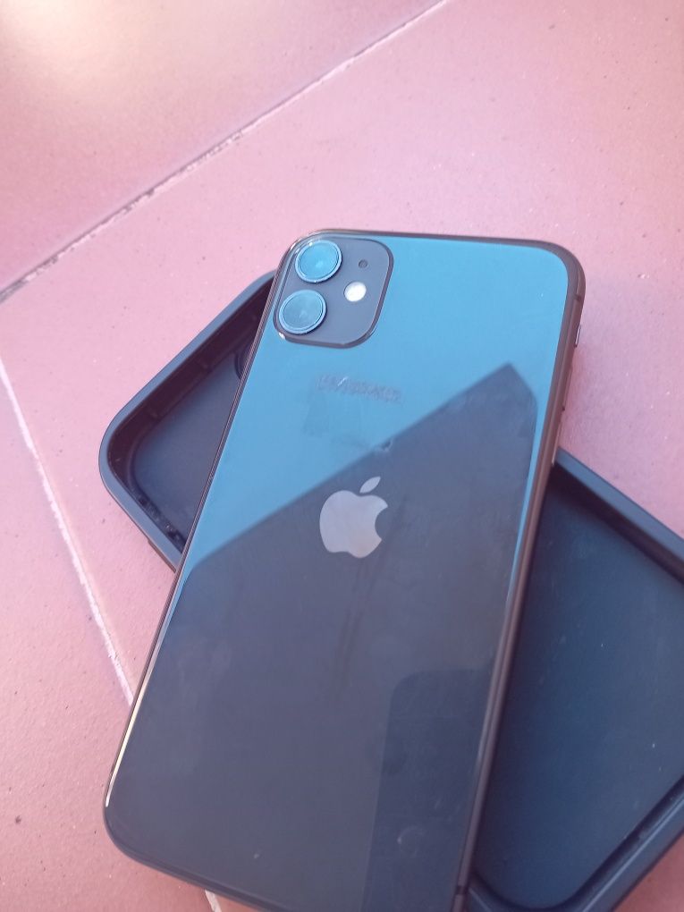 Iphone 11 com 64GB