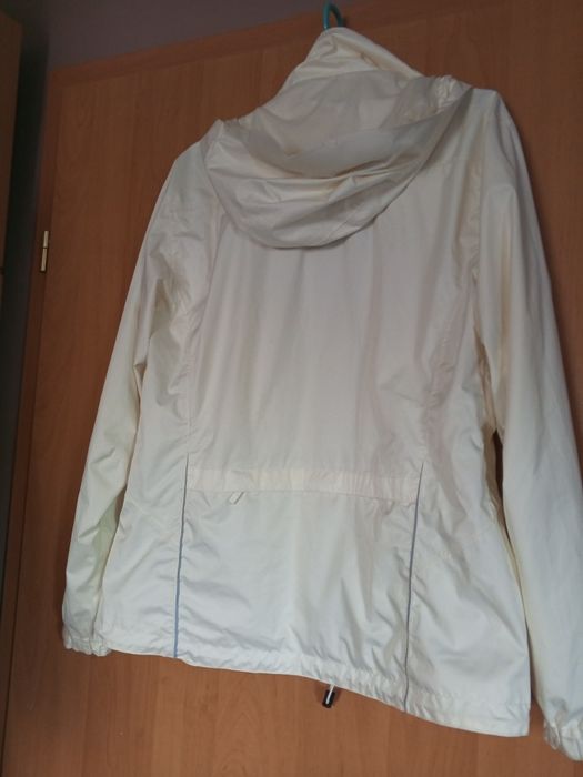 Kurtka damska przeciwdeszczowa r 40/42 pachy 102