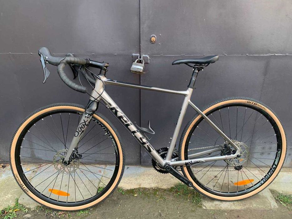 Gravel Kellys Soot 50, 2024