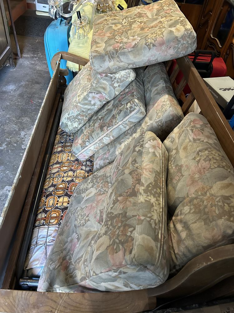 Sofá cama em madeira