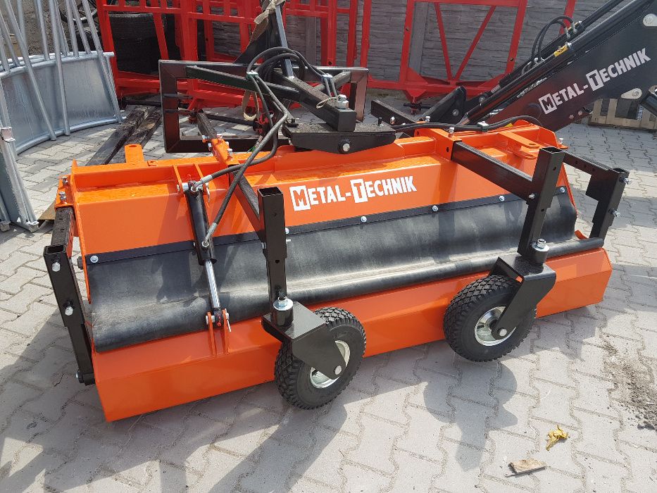 2025r.. Zamiatarka 2,0m hydrauliczna Metal-Technik zaczep 3w1