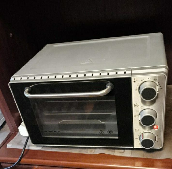 Forno elétrico pequeno
