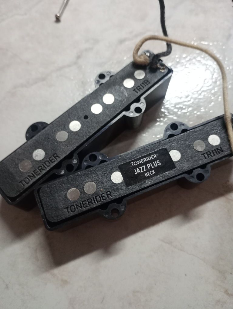 Jazz bass pickups set