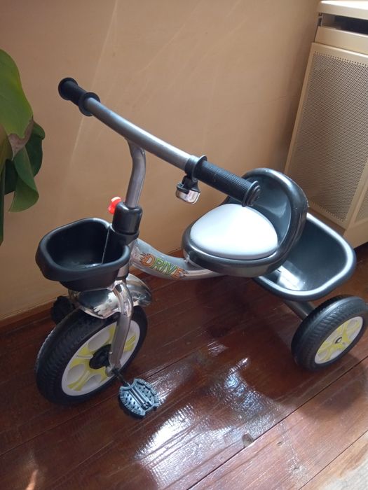 Продам велосипед 900гр новий