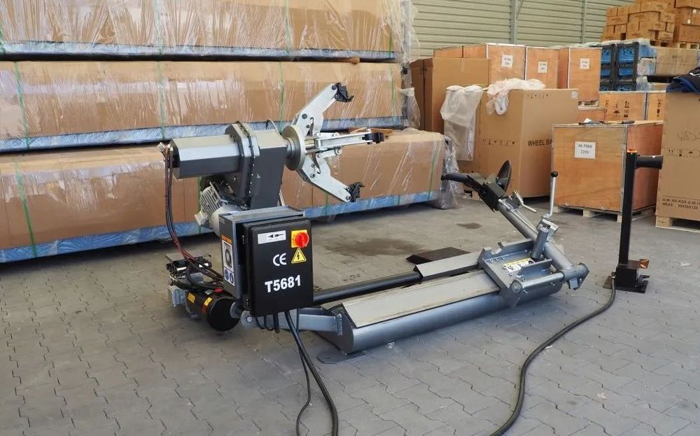Montażownica do opon ciężarowych TIR 26&quot; GRUBBER T5681 – elektrohydrauliczna