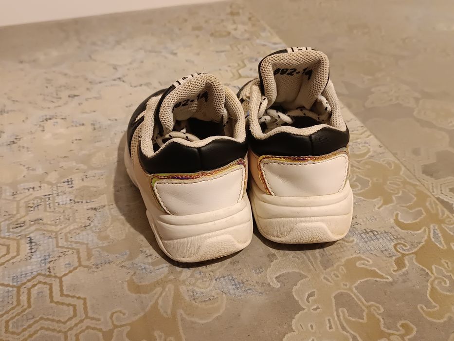 Buty dla dziewczynki rozmiar 22