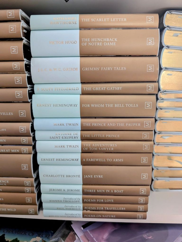 Колекція книг Pan Macmillan Collector's Library
