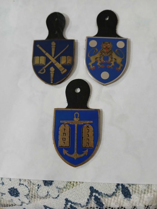 MILITAR-  crachás militares antigos