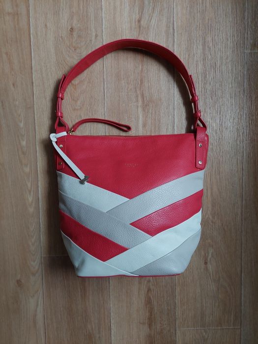 Сумка RADLEY шкіра
ширина 36
высота 31
всередині один великий карман н