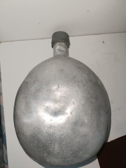 Cantil militar antigo