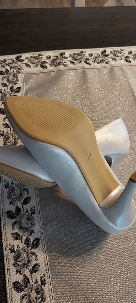 Sprzedam nowe buty