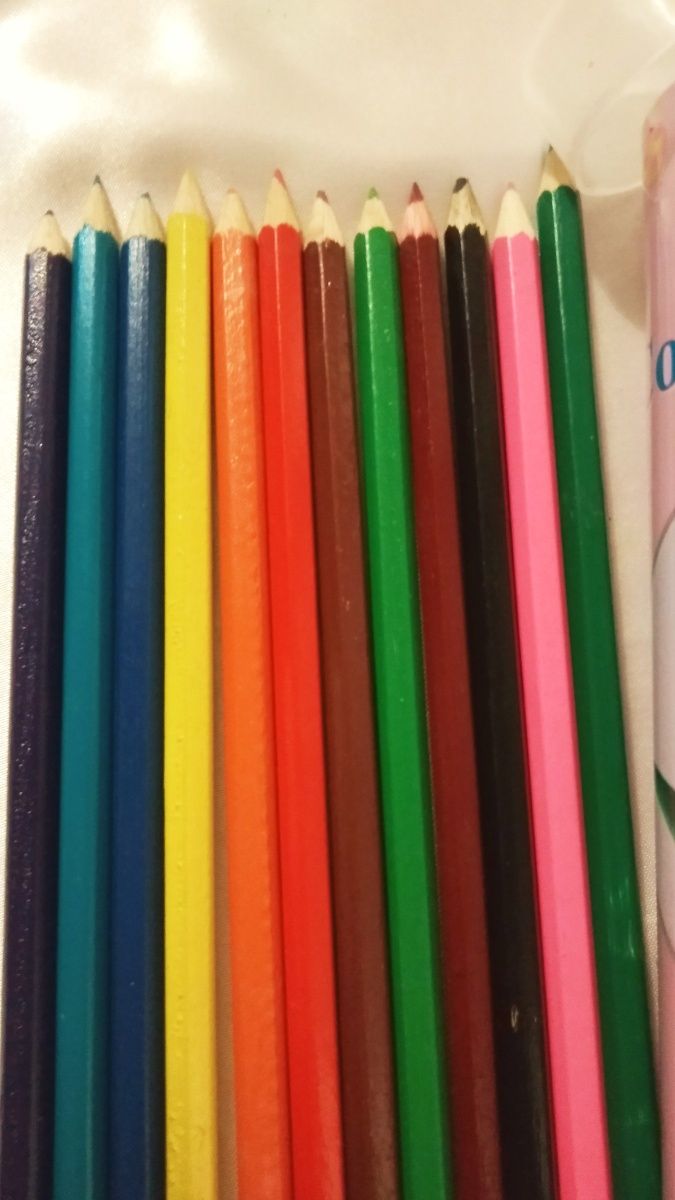 Набор цветных карандашей 12 цветов в металлическом пенале