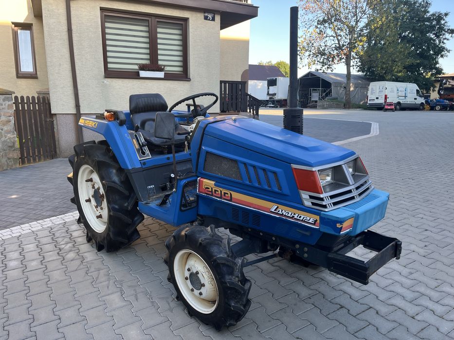 Traktorek iseki tu200 20 km 4x4 ladne opony walek wom silnik 3 cylindr