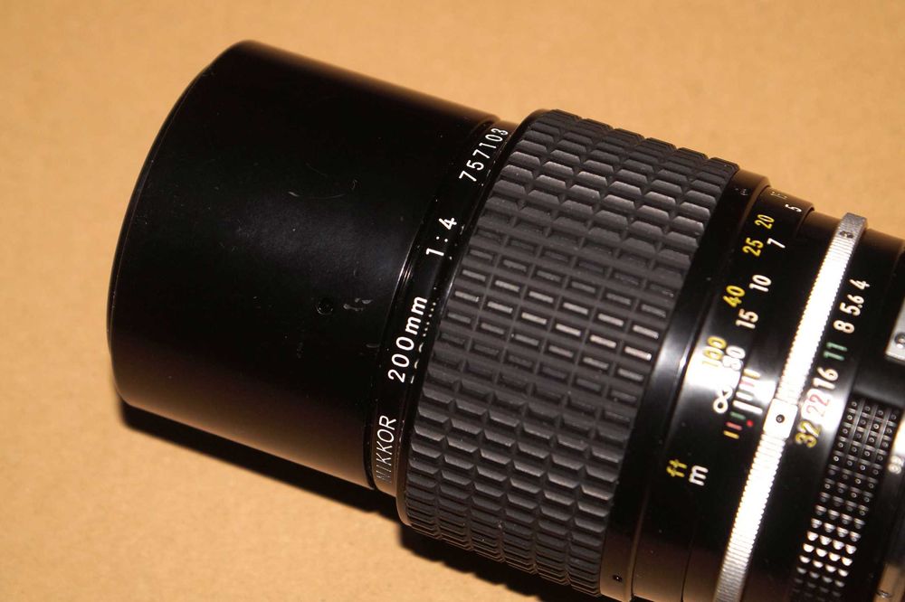 Nikon 200mm f/4 Nikkor Ai