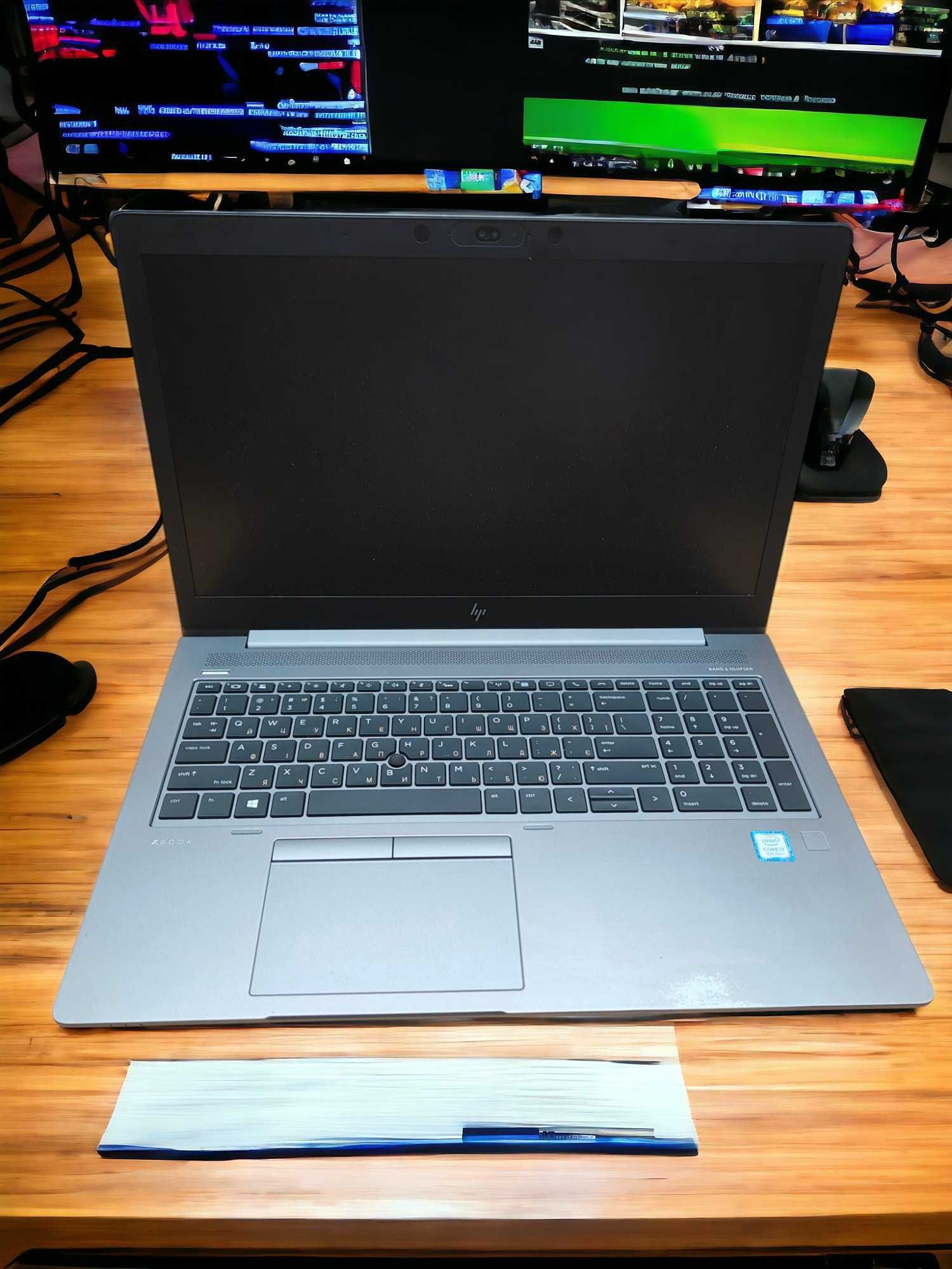 Ноутбук HP ZBook 15u G5 15,6IPS i7-8/8/256/Radeon Pro WX