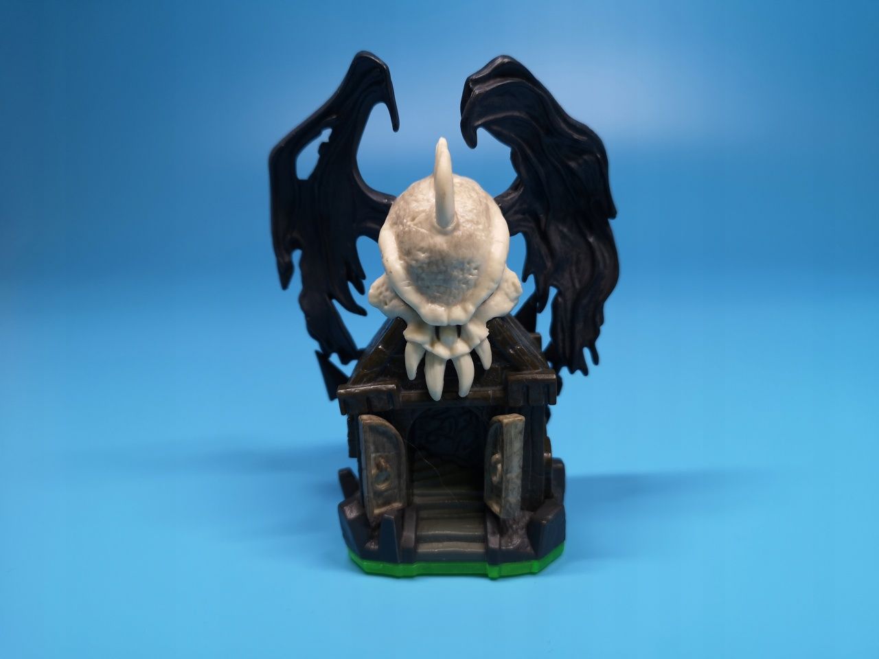 Dark light crypt