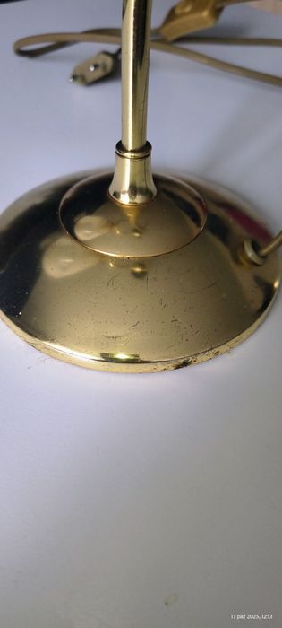 Lampka w kolorze złotym