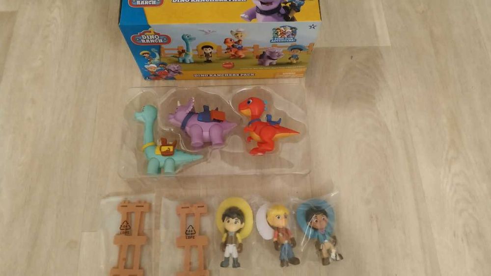 Іграшки Dino ranch фігурки динозаврів