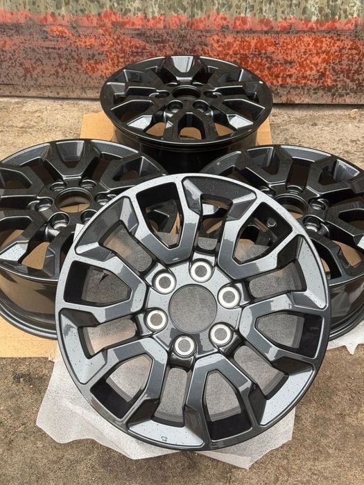 Nowe oryginalne felgi 18 6x139,7 TOYOTA OE LAND CRUISER 300 od 2024