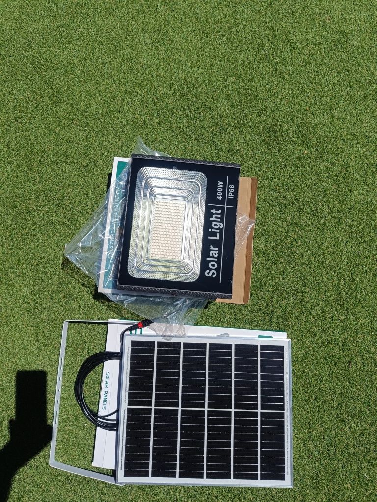 Holofote solar 400W com painel e comando
