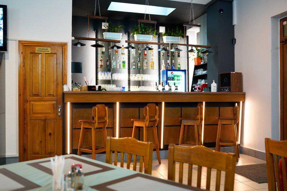 Продам действующее кафе, Добровольского, 250 м.кв. Цена снижена!