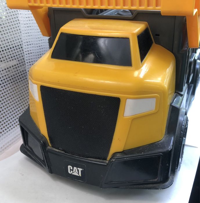 Caterpillar  Funrise - самоскид, 42 см, Канада