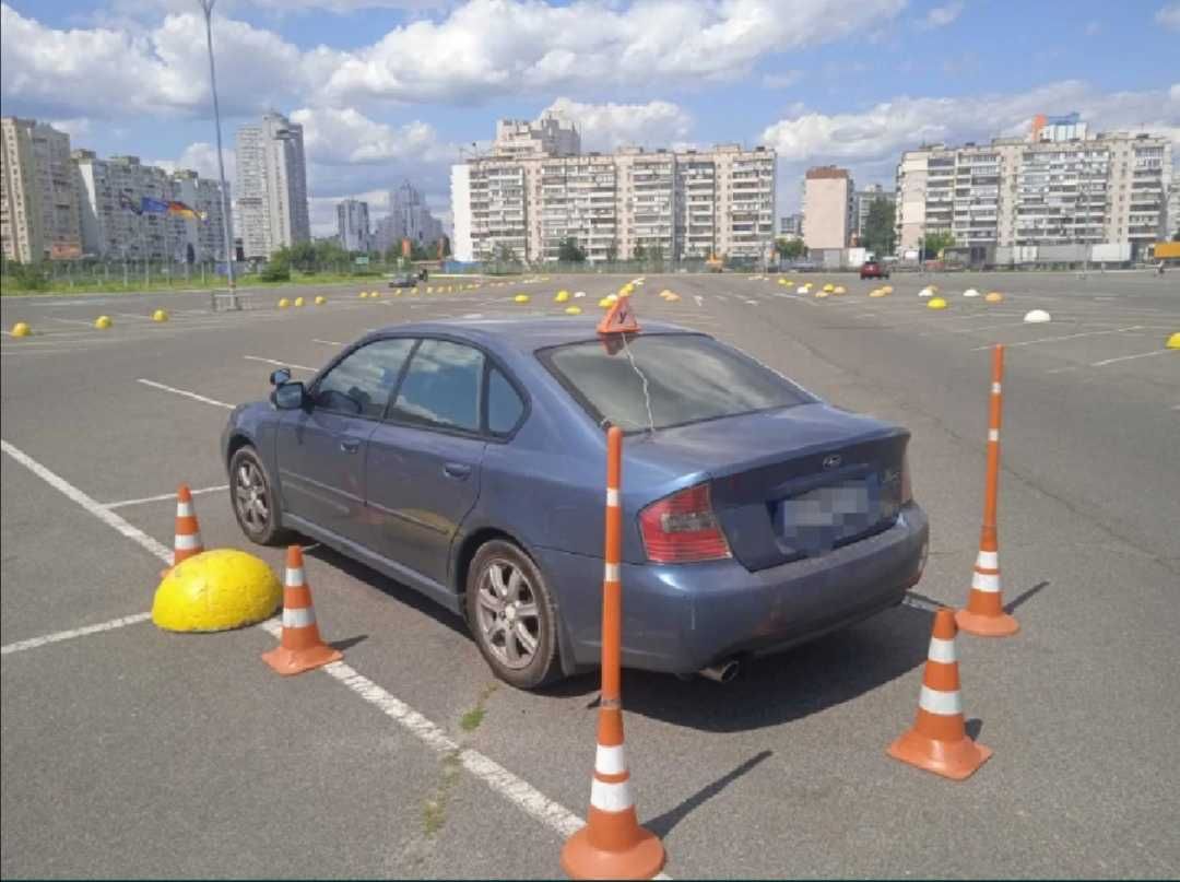 Автоінструктор Київ. Уроки водіння. Автошкола.