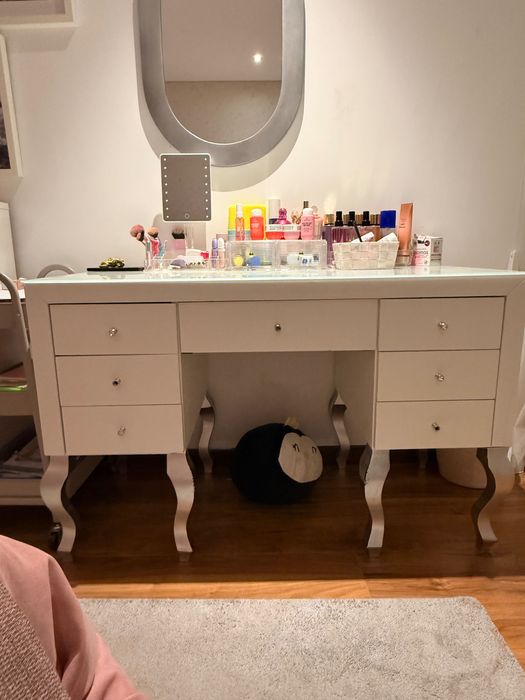 Movel de quarto feminino