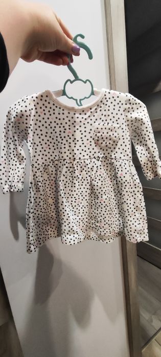 Sukienka na długi rękaw 68