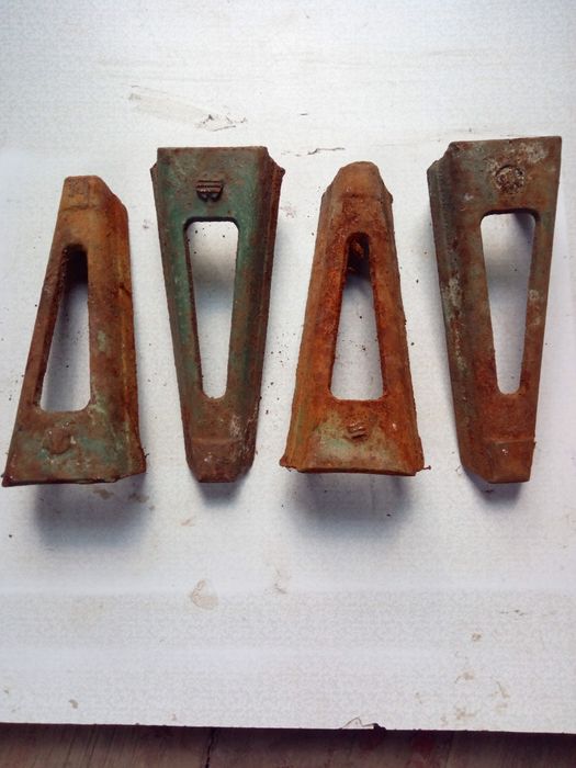 Ніжки для чавунної ванни