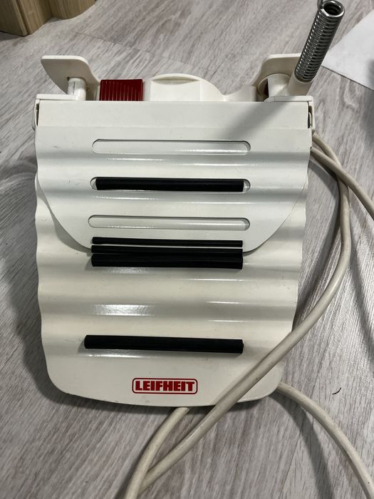 Підставка для утюга на дошку Leifheit