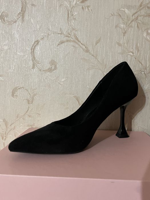 Чорні замшеві підбори