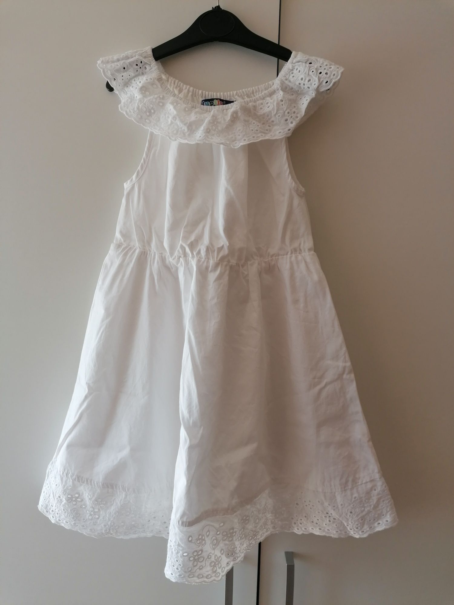 Biała sukienka rozmiar 116