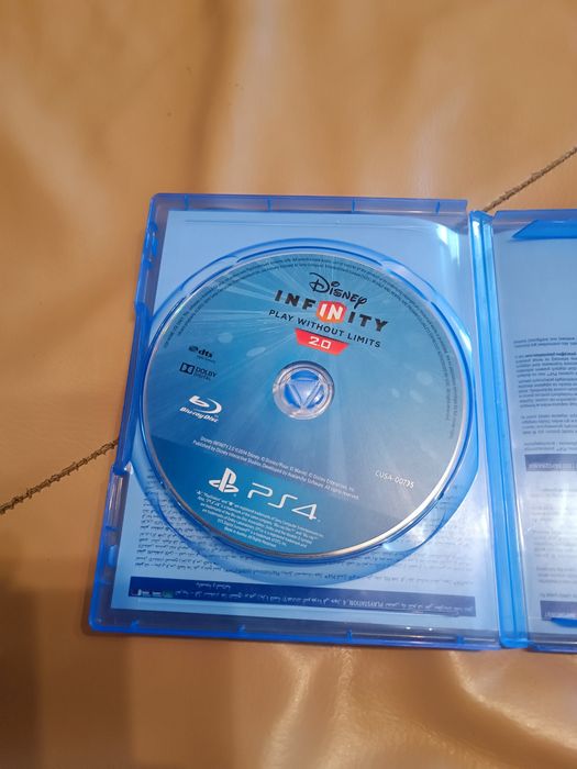 Disney Infinity 2.0 na PS4 + komplet figurek Marvela