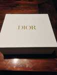karton firmy dior